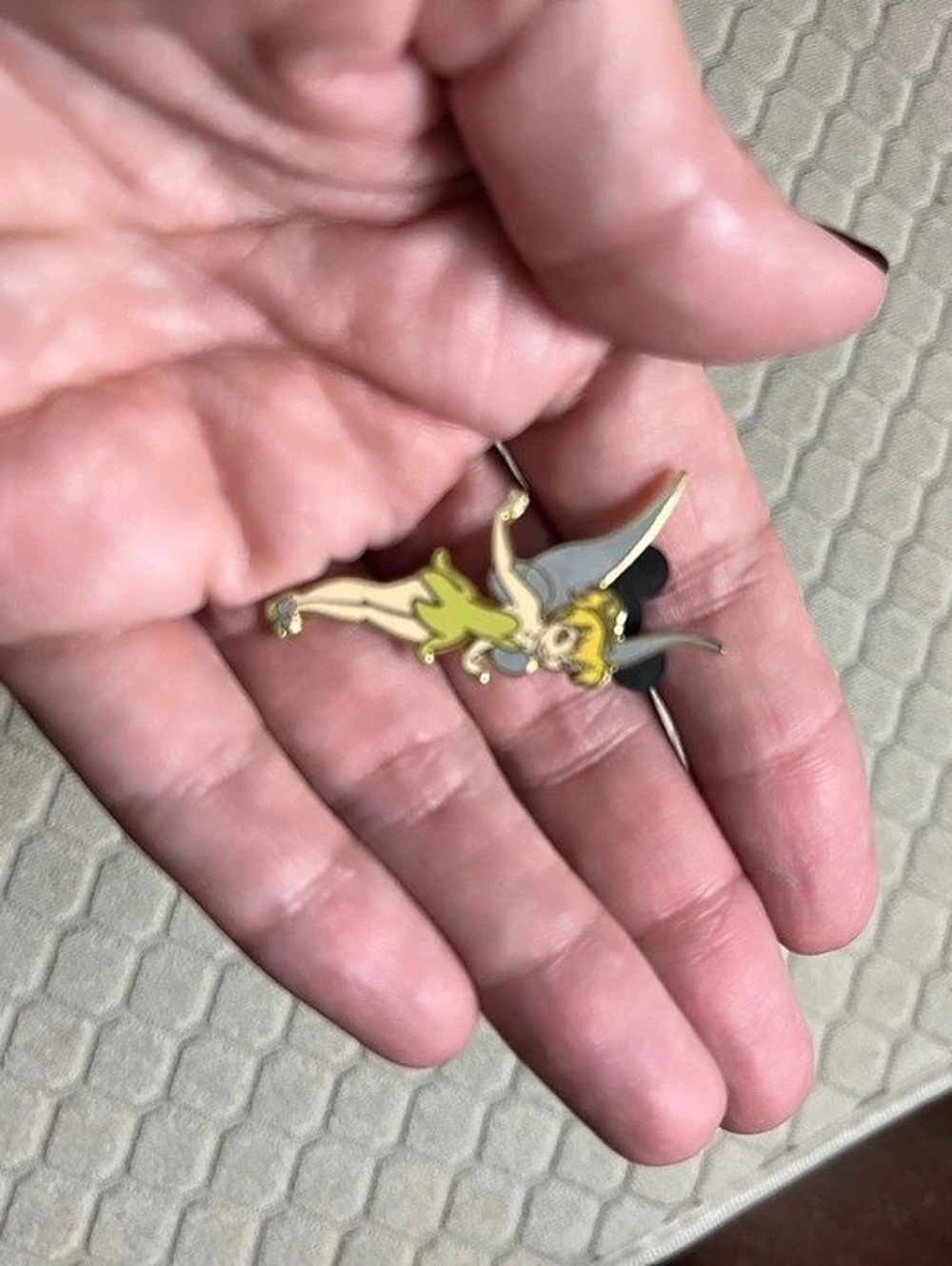 Disney Tinker Bell Collectors Pin Gold & Black